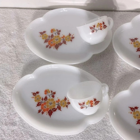 Vintage Federal Milk  Glass Autumn Blossom Tea Cups W Luncheon Plate Sets x4 - Picture 2 of 12